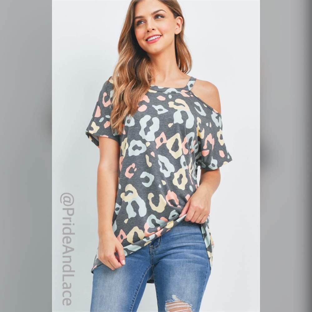 LAST 3️⃣ DOLMAN COLD SHOULDER SLEEVE LEOPARD TOP